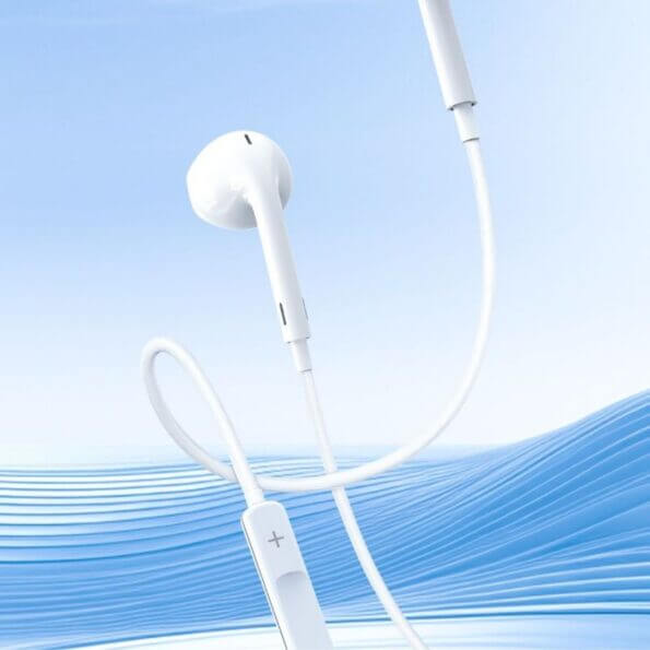 Azeada Lightning mikrofonlu kulaklık ile iPhone cihazınızda net ses kalitesi ve konforlu kullanım deneyimi yaşayın. Azeada AZ-E04 Lightning Mikrofonlu Kulaklık – iPhone Kulaklık